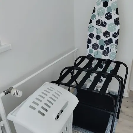 Apartment 3 Bedrooms And Living In *