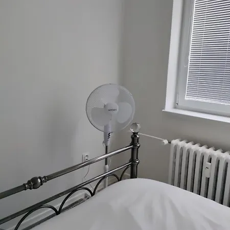 3 Bedrooms And Living In Apartment