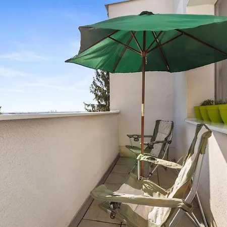 4 For 5, 2 Balconies, Wi-fi 15 Min Centre