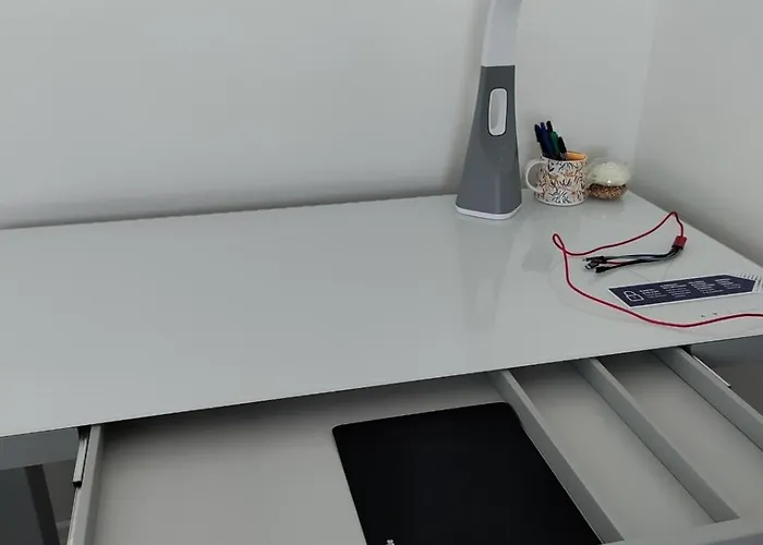 3 Bedrooms And Living In