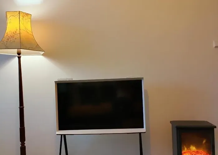 アパート 3 Bedrooms And Living In ブラチスラヴァ