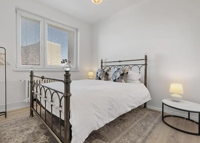 3 Bedrooms And Living In ブラチスラヴァ