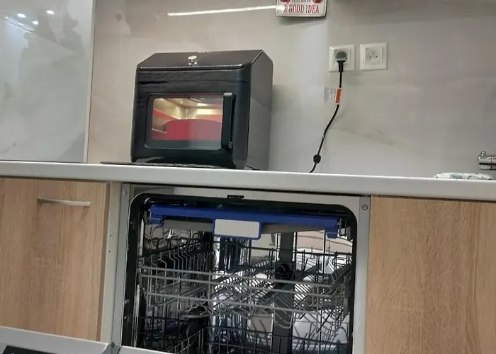 アパート 3 Bedrooms And Living In *