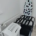 Appartement 3 Bedrooms And Living In *
