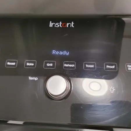 شقة 3 Bedrooms And Living In *