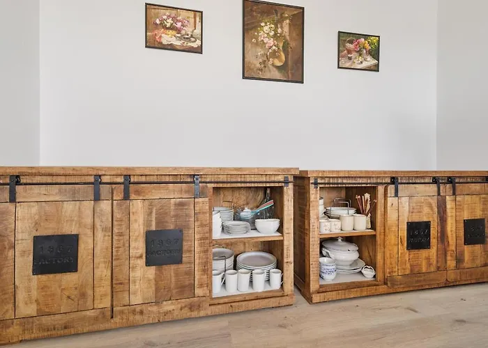 3 Bedrooms And Living In * براتسيلافا