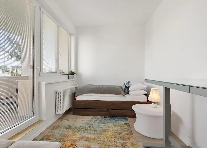 3 Bedrooms And Living In براتسيلافا