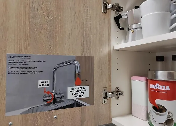 3 Bedrooms And Living In شقة