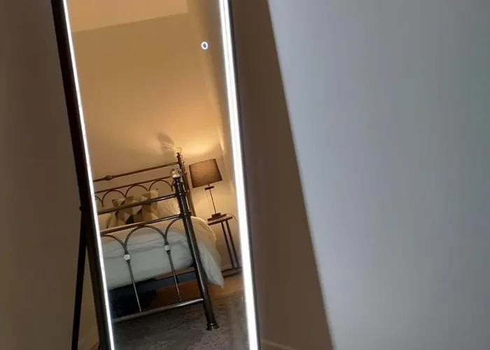 شقة 3 Bedrooms And Living In *