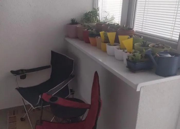 شقة 3 Bedrooms And Living In *