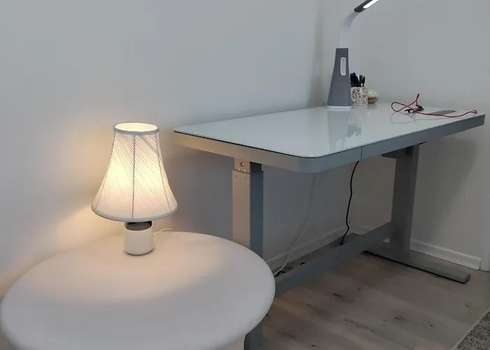 3 Bedrooms And Living In *